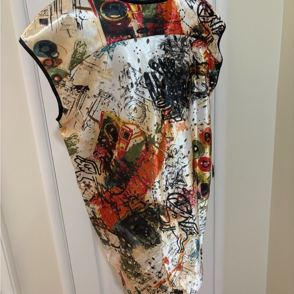 Abstract Print Women's Top - Picture 2 of 6